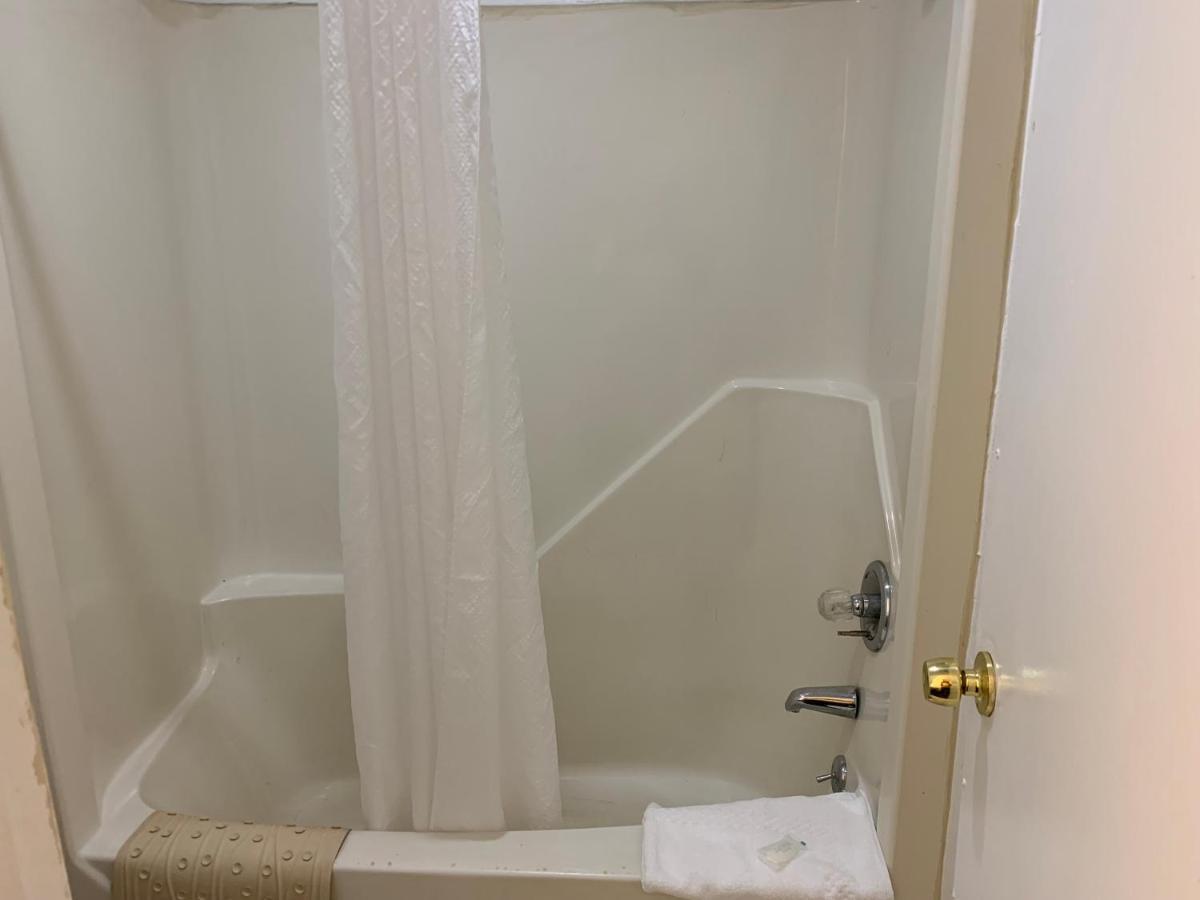 Americas Best Value Inn - Roxboro Екстер'єр фото